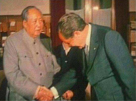 胡新民：中国和美国，谁该感谢谁？