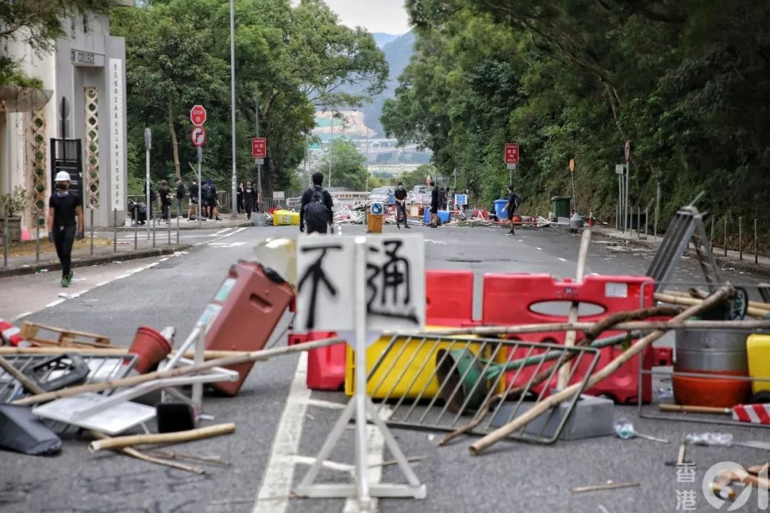 港媒险恶！这个内地女生粉饰暴力遭痛骂，她冤吗？