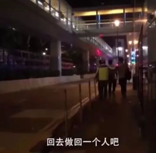淫乱、吸毒、斗殴、背叛，香港暴乱是《革命机》的现实投射