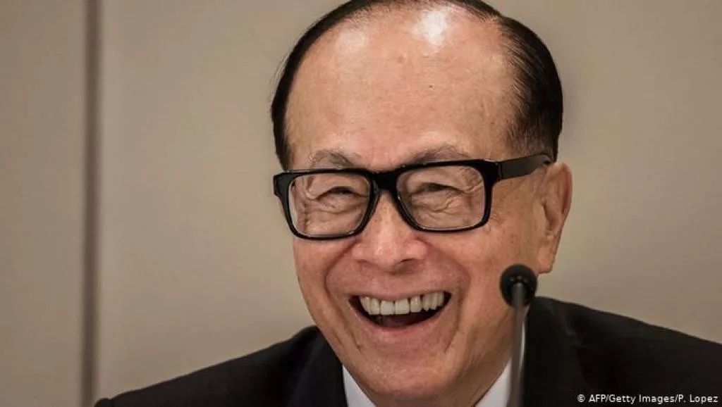 被限制消费的王思聪，是被谁捧上神坛的？